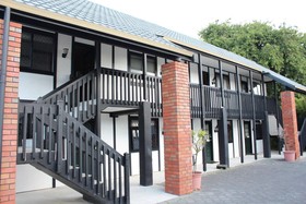 Grosvenor Motor Inn & Conference Centre