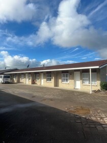 Hamilton Sunrise Motel