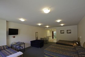 Lake Point Motel