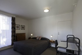 Lake Point Motel