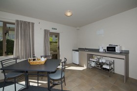 Lake Point Motel