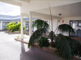 Sails Motor Inn