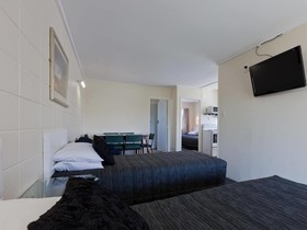 Tudor Motor Lodge