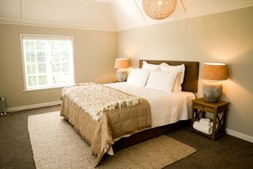 Gatehouse Mana Lodge