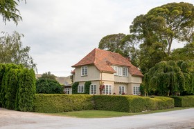 Gatehouse Mana Lodge