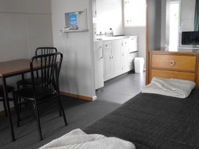 The Magpie- Hawkes Bay Motel
