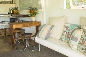 Haumoana Herb Cottage
