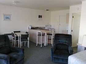Avon Motel