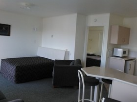 Avon Motel