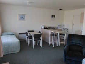 Avon Motel