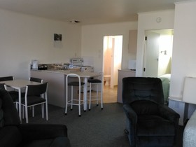Avon Motel