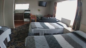 Lincoln Court Motel