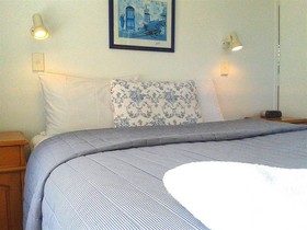 Colonial House Motel