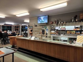 White Horse Inn Restaurant & Motel