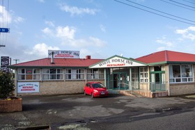 White Horse Inn Restaurant & Motel
