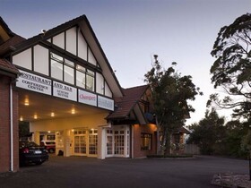 Champers Motor Inn