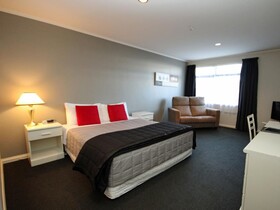 Champers Motor Inn