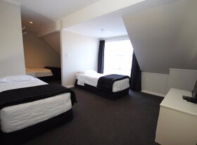 Champers Motor Inn
