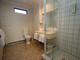 Champers Motor Inn