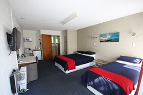 Hotel Midway Pacifica Lodge