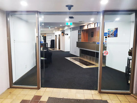 Airport Palms Hotel