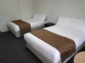 Airport Palms Hotel
