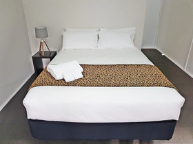Airport Palms Hotel