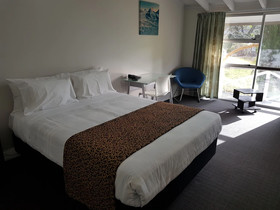 Airport Palms Hotel
