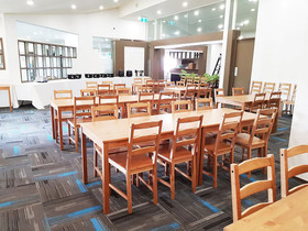 Airport Palms Hotel
