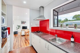 Kiwi Holiday Home Near Airport