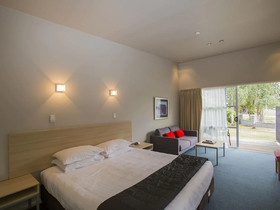 The Claremont Motel & Apartments