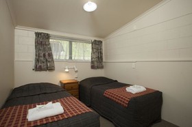 Opal Hot Springs And Holiday Park