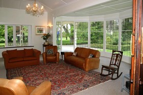 Oak Lane Lodge