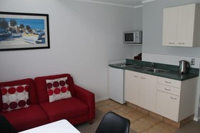 Aquarius Motor Inn