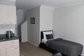 Aquarius Motor Inn