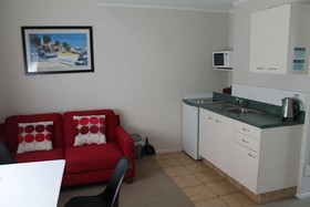 Aquarius Motor Inn