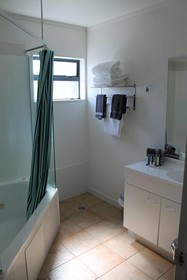 Aquarius Motor Inn