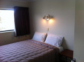Ocean Waves Motel