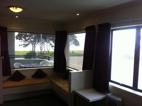 Ocean Waves Motel