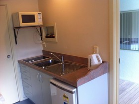 Ocean Waves Motel
