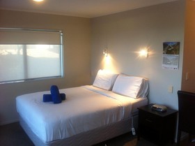Ocean Waves Motel