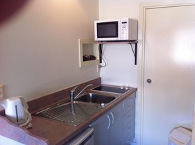 Ocean Waves Motel