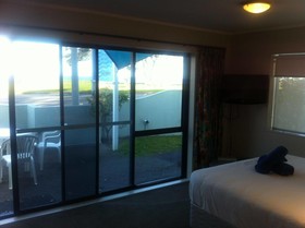 Ocean Waves Motel