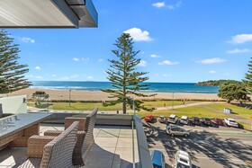 The Pavilions Beachfront Apartments