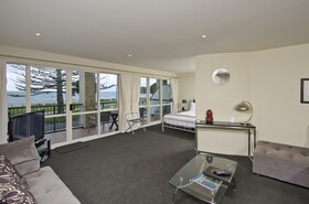 The Pavilions Beachfront Apartments