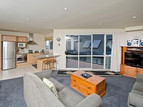 The Pavilions Beachfront Apartments