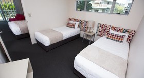 Navigate Seaside Hotel & Apartments