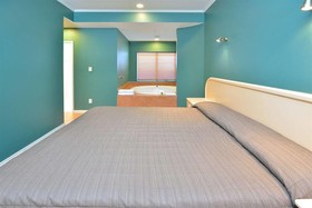 Shoreline Motel