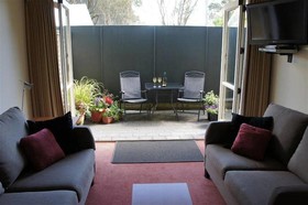 Bks Egmont Motor Lodge
