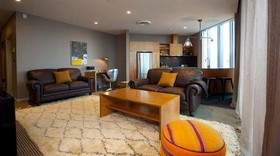 King & Queen Hotel Suites